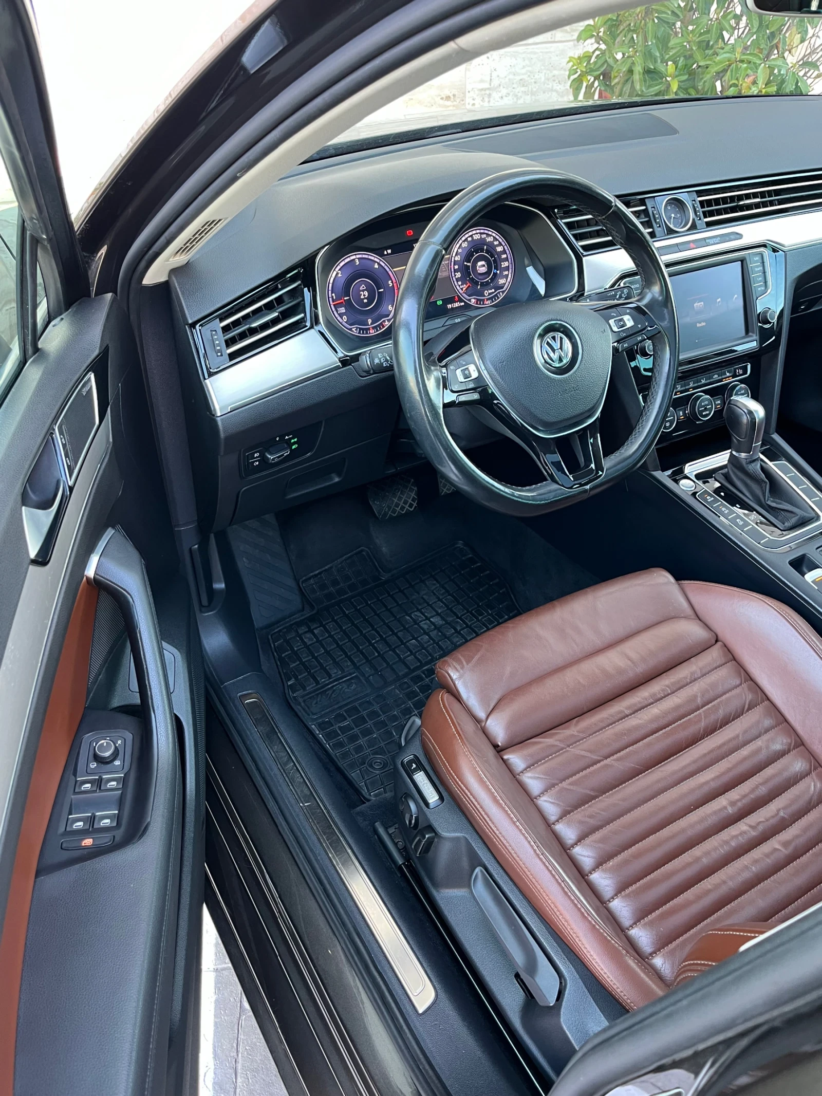 VW Passat 2.0TDI 190hp Highline* Купувана от България* ТОП Т, снимка 9 - Автомобили и джипове - 53976080