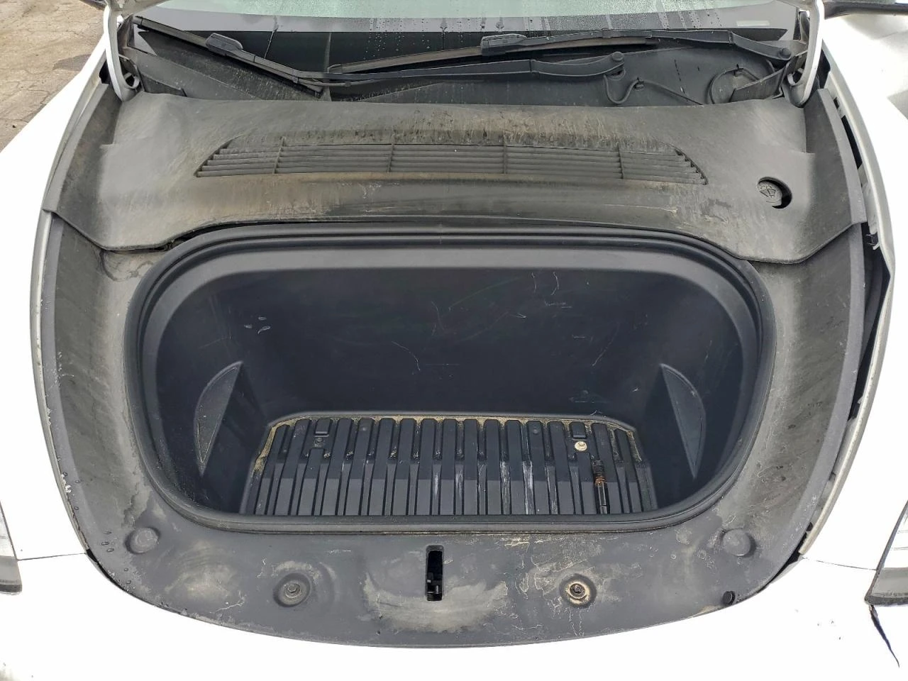 Tesla Model Y Long Range AWD, снимка 11 - Автомобили и джипове - 54169774