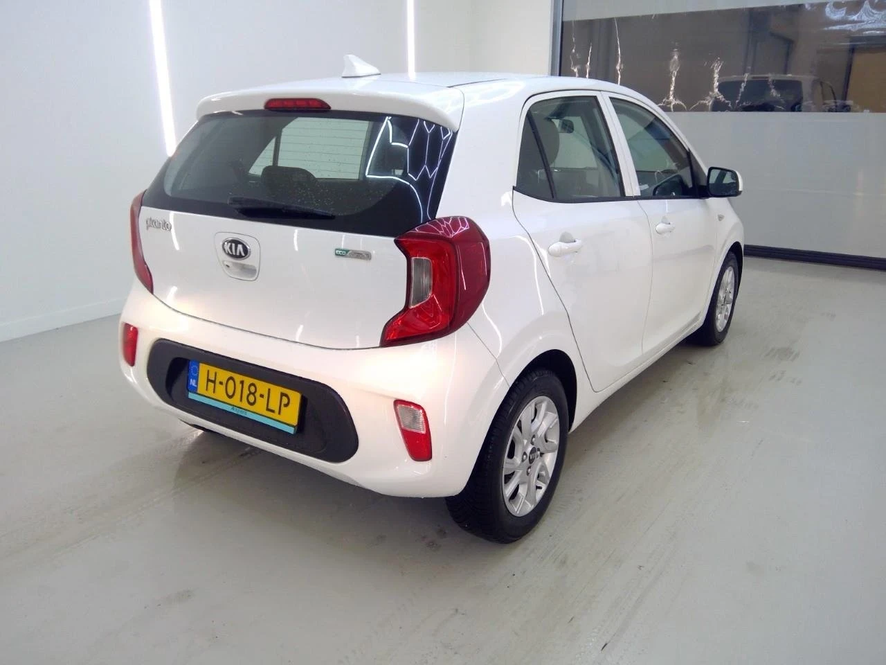 Kia Picanto 1.0 DynamicLine, снимка 3 - Автомобили и джипове - 54229060