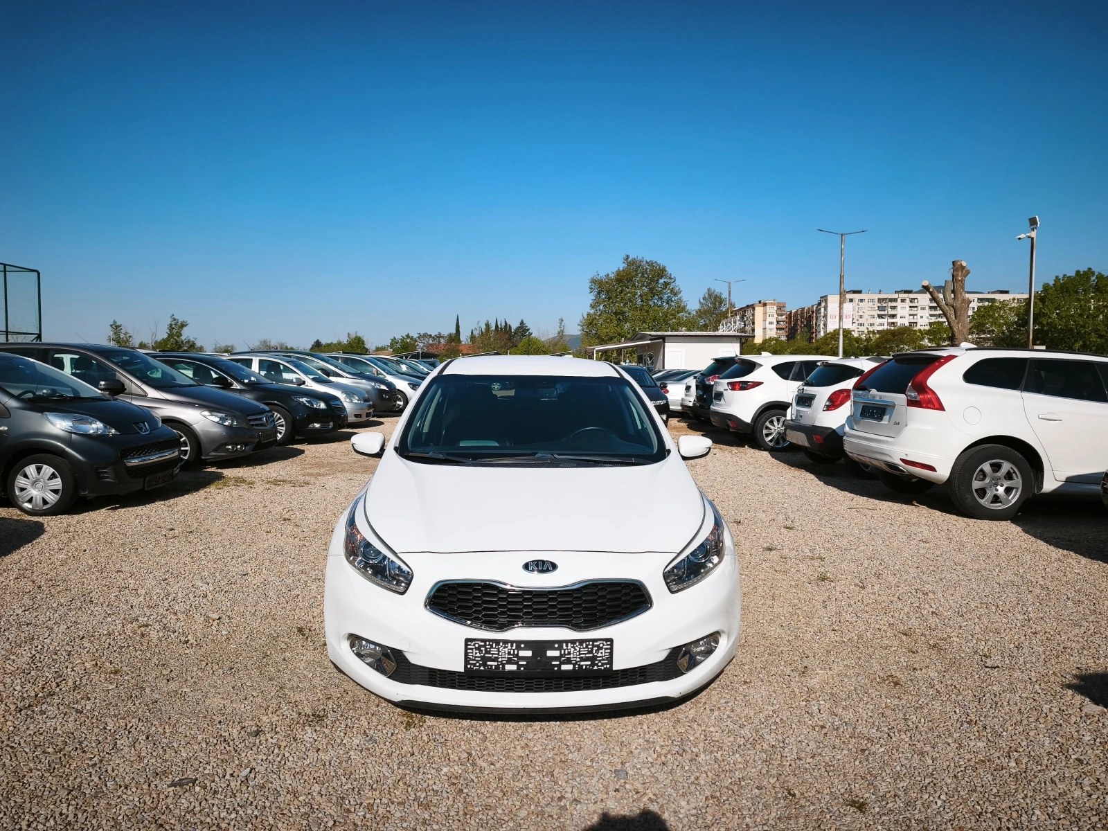 Kia Ceed КАТО НОВА, снимка 2 - Автомобили и джипове - 54421238