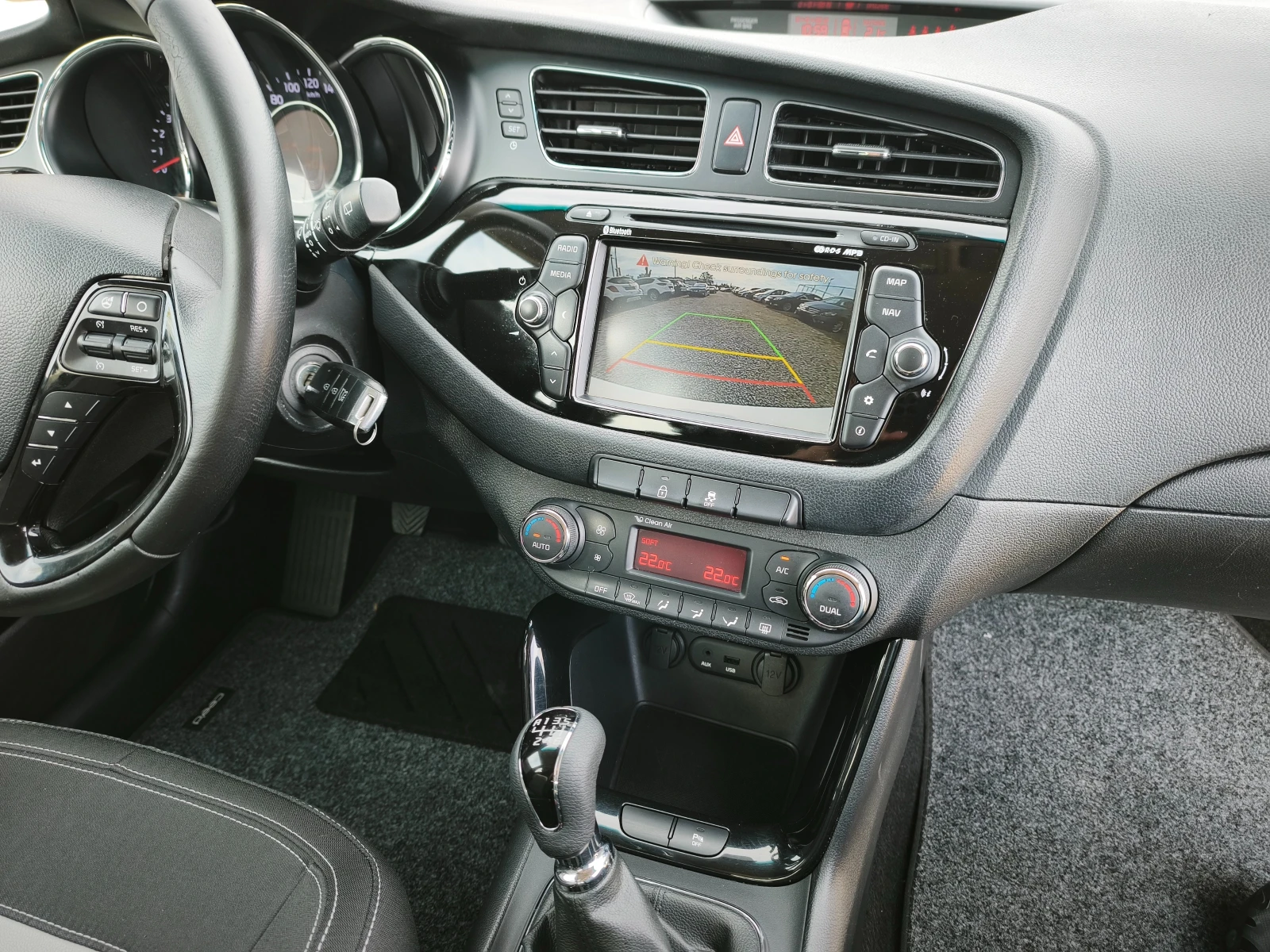 Kia Ceed КАТО НОВА, снимка 14 - Автомобили и джипове - 54421238