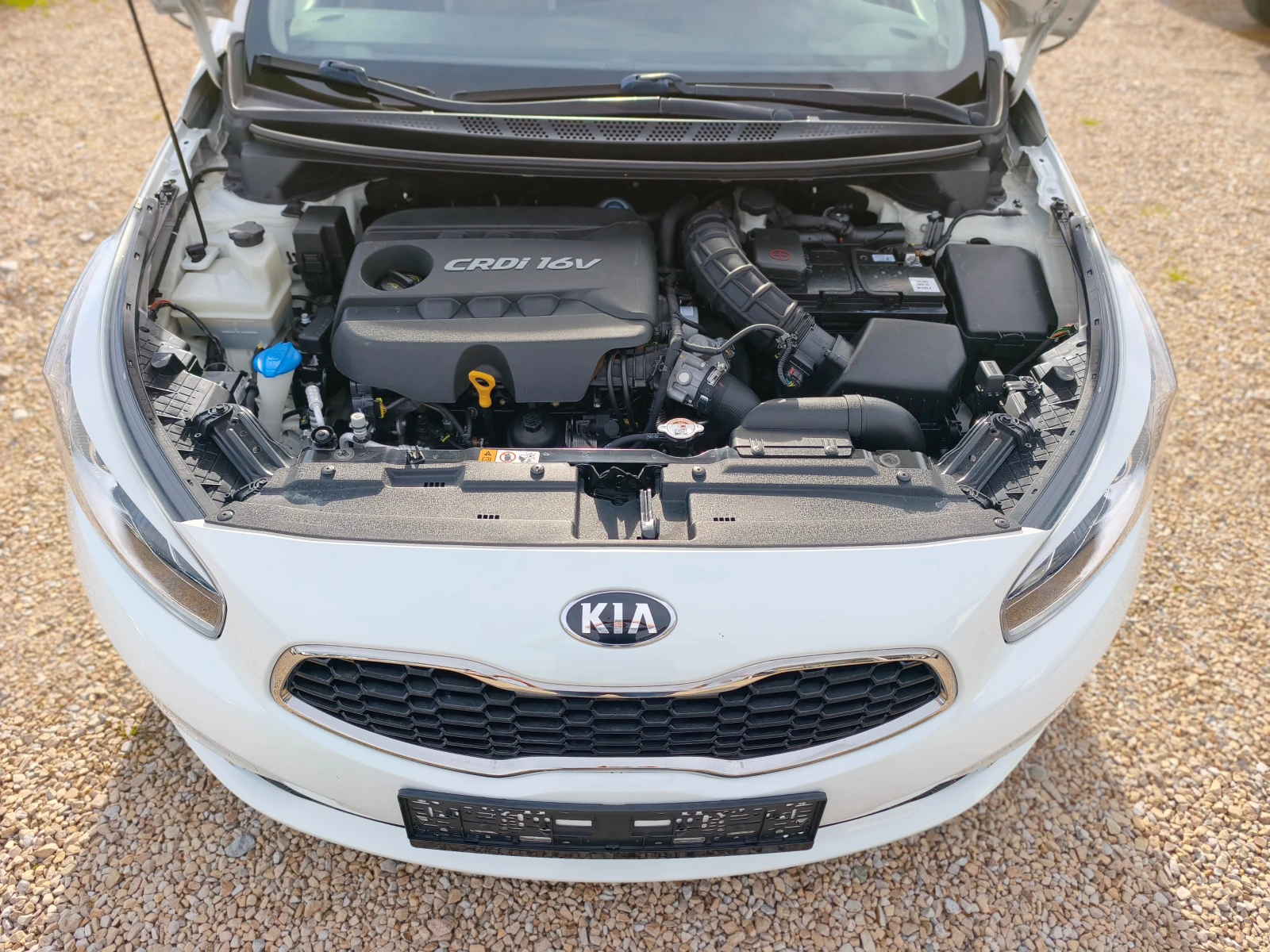 Kia Ceed КАТО НОВА, снимка 17 - Автомобили и джипове - 54421238