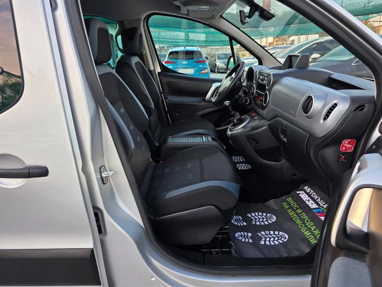 Citroen Berlingo 1.6HDI 90K.C. XTR / НАВИ / ТЕМПОМАТ / ПАРКТРОНИК, снимка 10 - Автомобили и джипове - 54422929