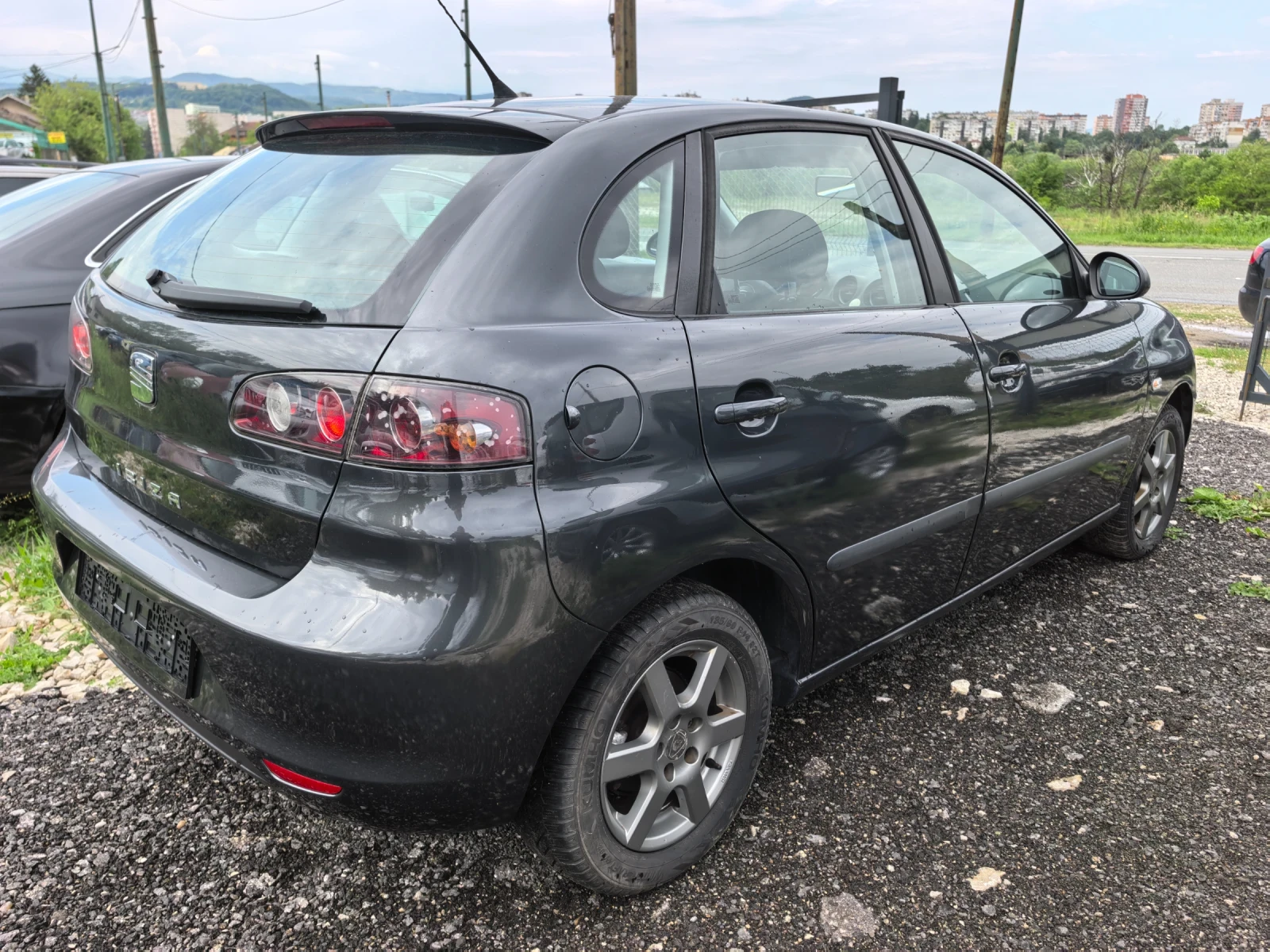 Seat Ibiza 1.4 mpi ТОП СЪСТОЯНИЕ , снимка 3 - Автомобили и джипове - 54626821