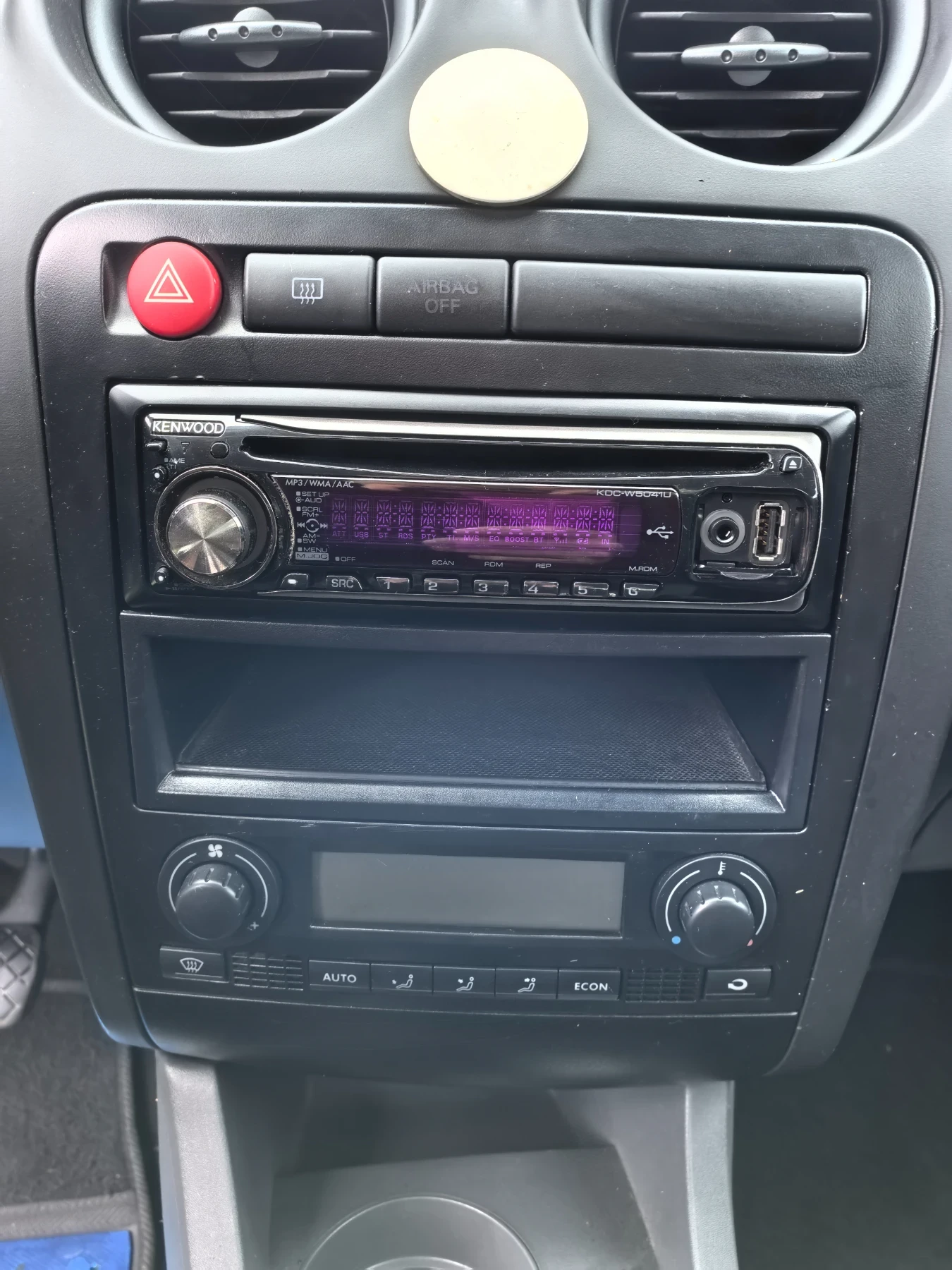 Seat Ibiza 1.4 mpi ТОП СЪСТОЯНИЕ , снимка 8 - Автомобили и джипове - 54626821