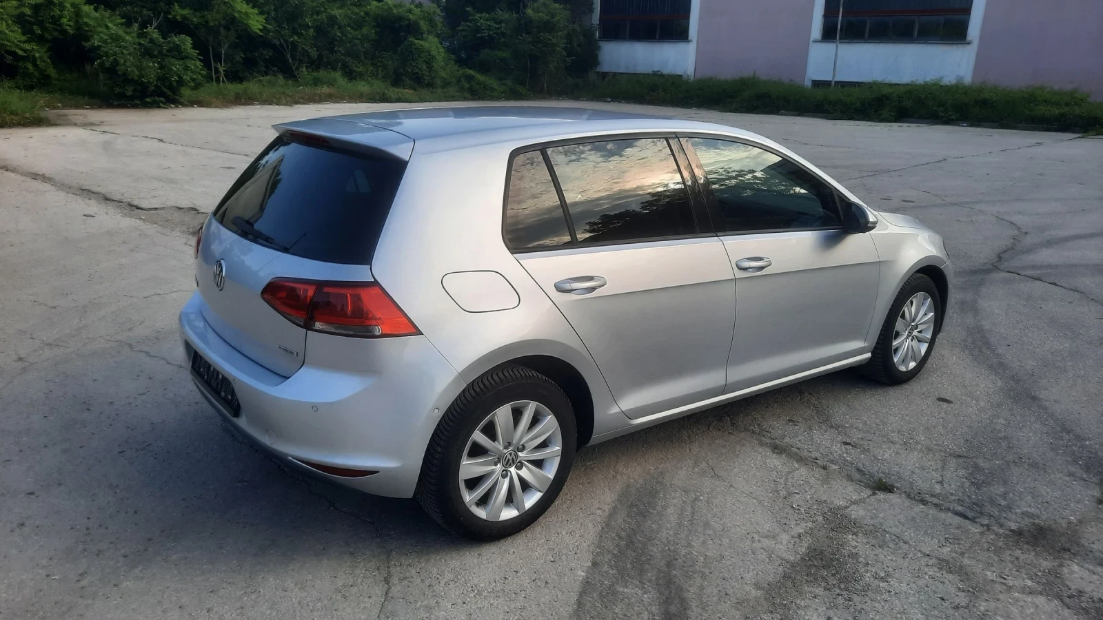 VW Golf 1.6TDI, снимка 5 - Автомобили и джипове - 54800863