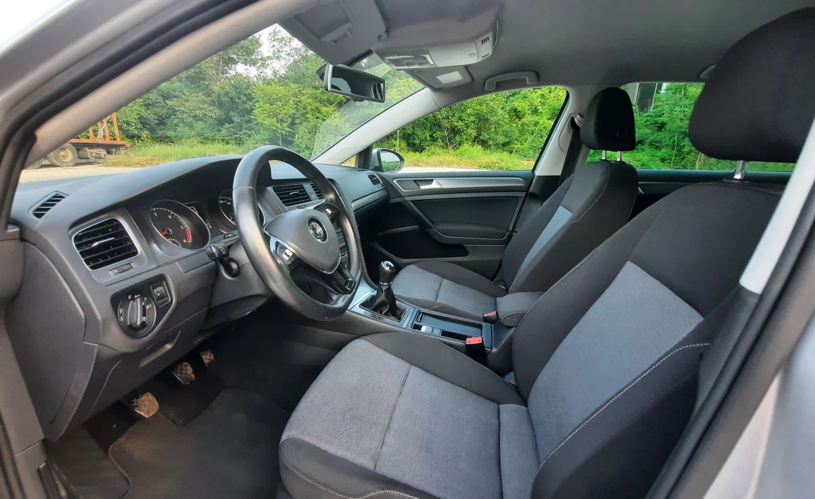 VW Golf 1.6TDI, снимка 10 - Автомобили и джипове - 54800863