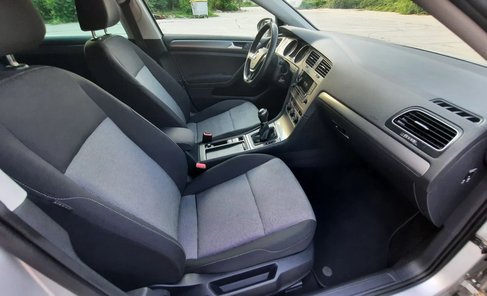 VW Golf 1.6TDI, снимка 12 - Автомобили и джипове - 54800863
