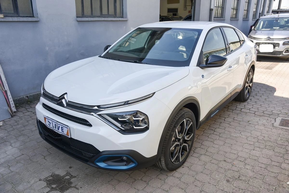 Citroen C4X НОВ АВТОМОБИЛ 62км/e-Feel Pack