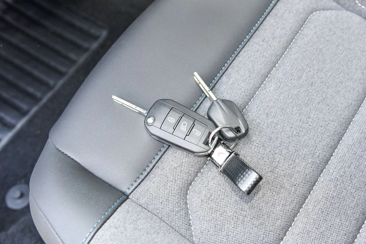 Citroen C4X НОВ АВТОМОБИЛ 62км/e-Feel Pack, снимка 11 - Автомобили и джипове - 55080240