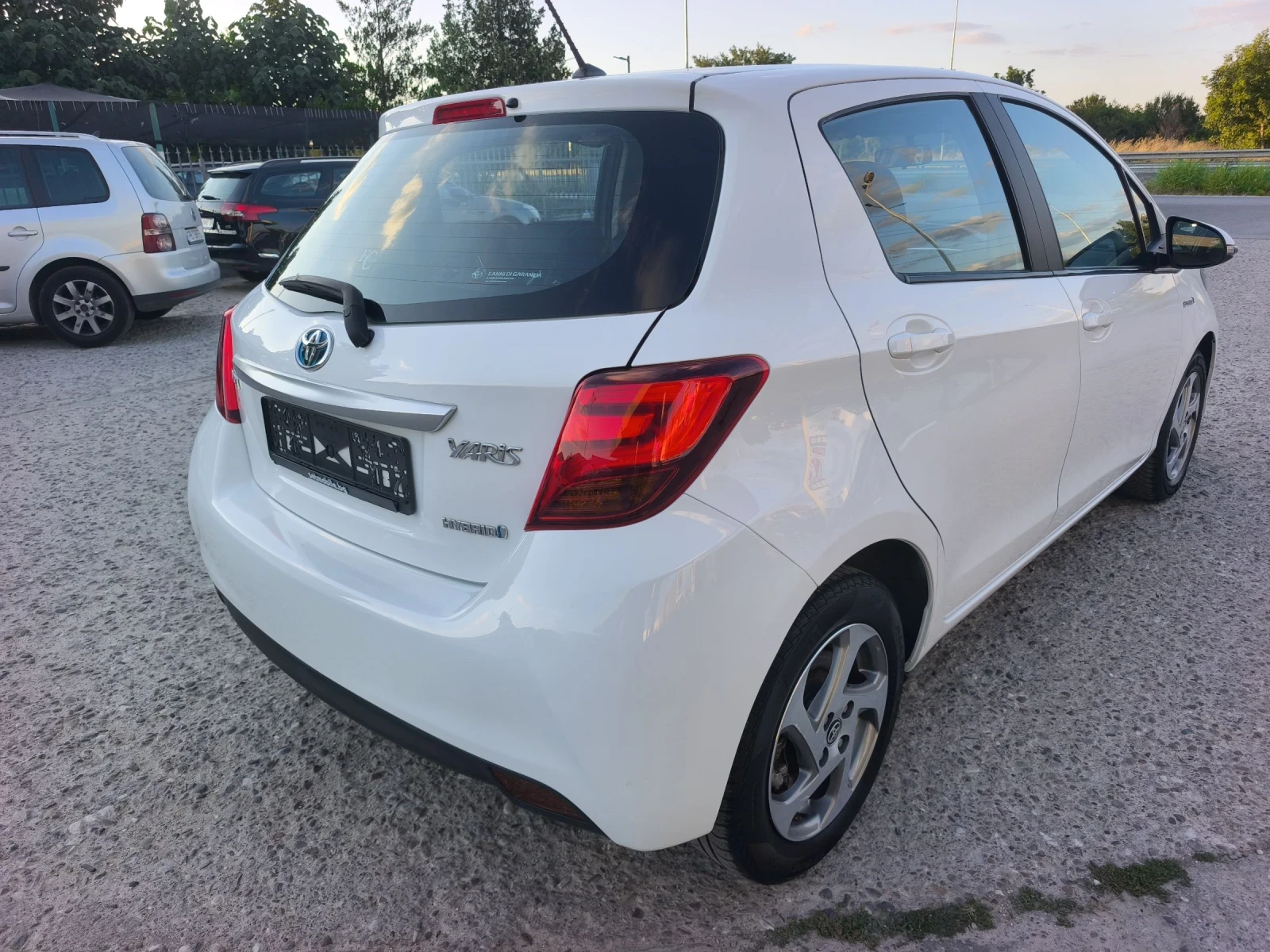 Toyota Yaris 1.5HYBRID 99х км FULL SERVICE IN TOYOTA , снимка 4 - Автомобили и джипове - 55287253