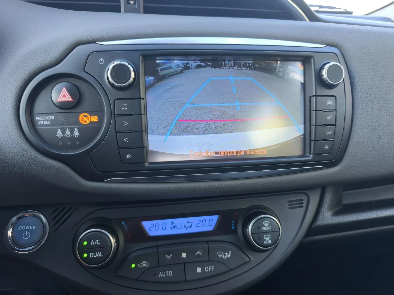 Toyota Yaris 1.5HYBRID 99х км FULL SERVICE IN TOYOTA , снимка 10 - Автомобили и джипове - 55287253