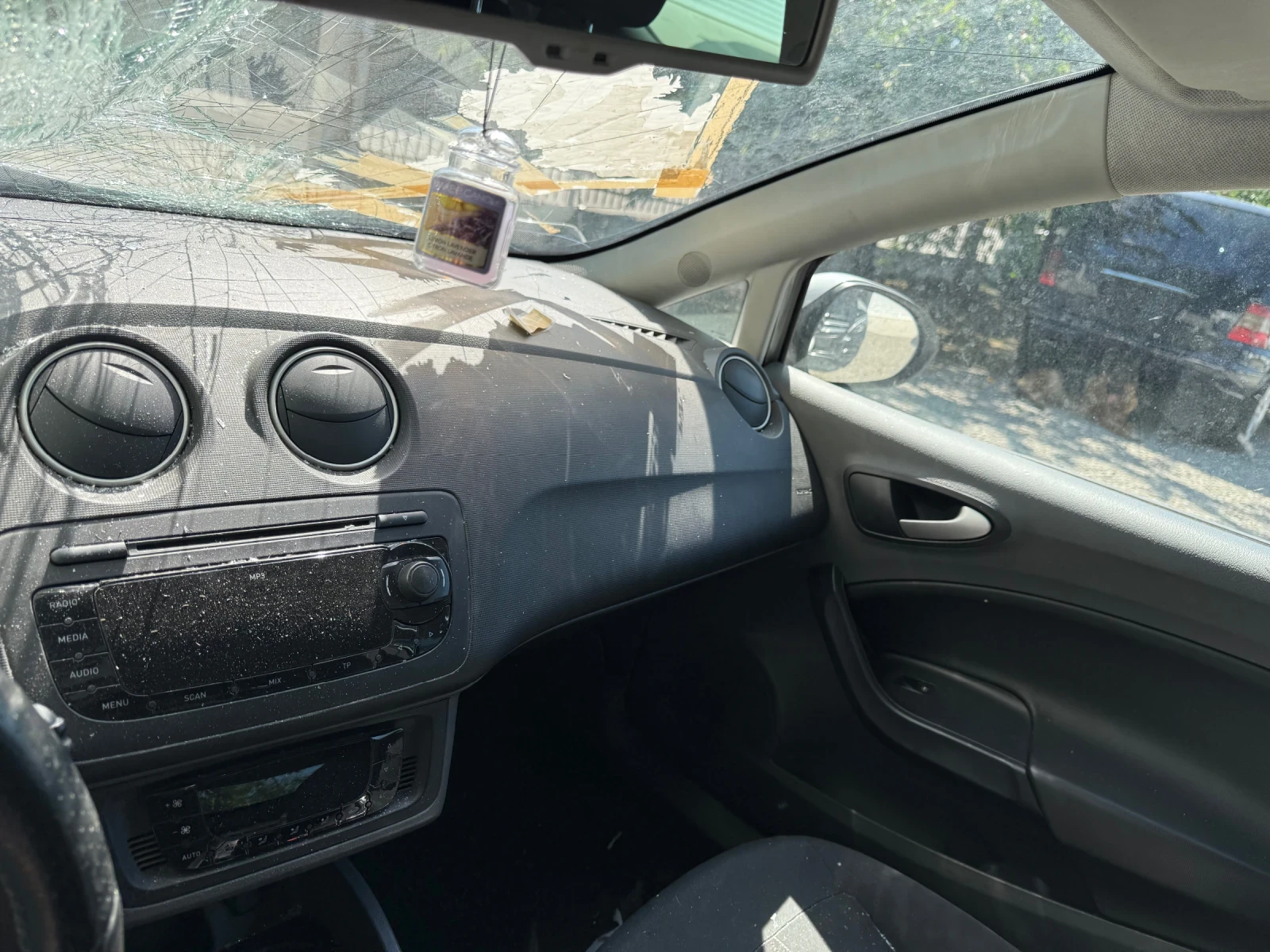 Seat Ibiza 1.2TDI, снимка 6 - Автомобили и джипове - 55446604
