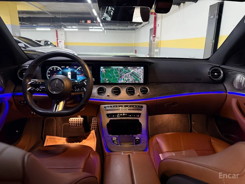 Mercedes-Benz E 350 AMG* LINE* 4MATIC* BURMESTER* ХЕДЪП* 360КАМЕРА* LA, снимка 7 - Автомобили и джипове - 55901538