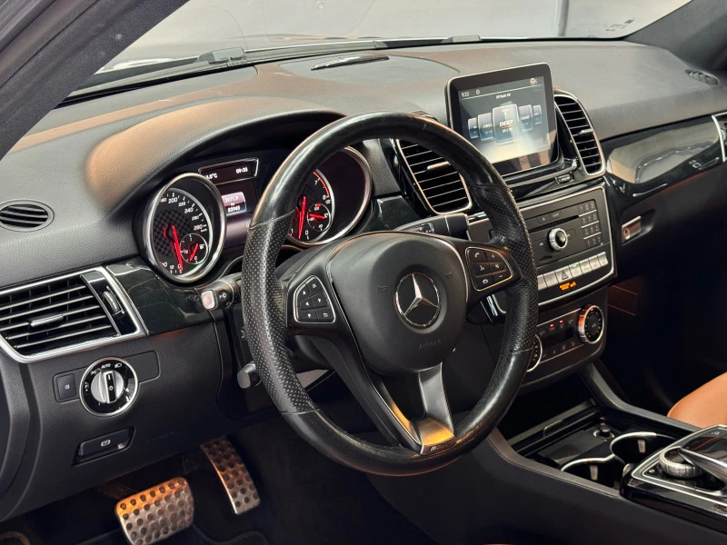 Mercedes-Benz GLE 43 AMG 4M* PANORAMA* 360 CAMERA* KEYLESS* HARMAN KARDON, снимка 9 - Автомобили и джипове - 46556500