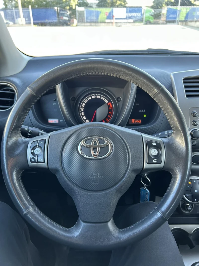 Toyota Urban Cruiser 1.4D4d, 4x4, 131000km., снимка 13 - Автомобили и джипове - 47391165