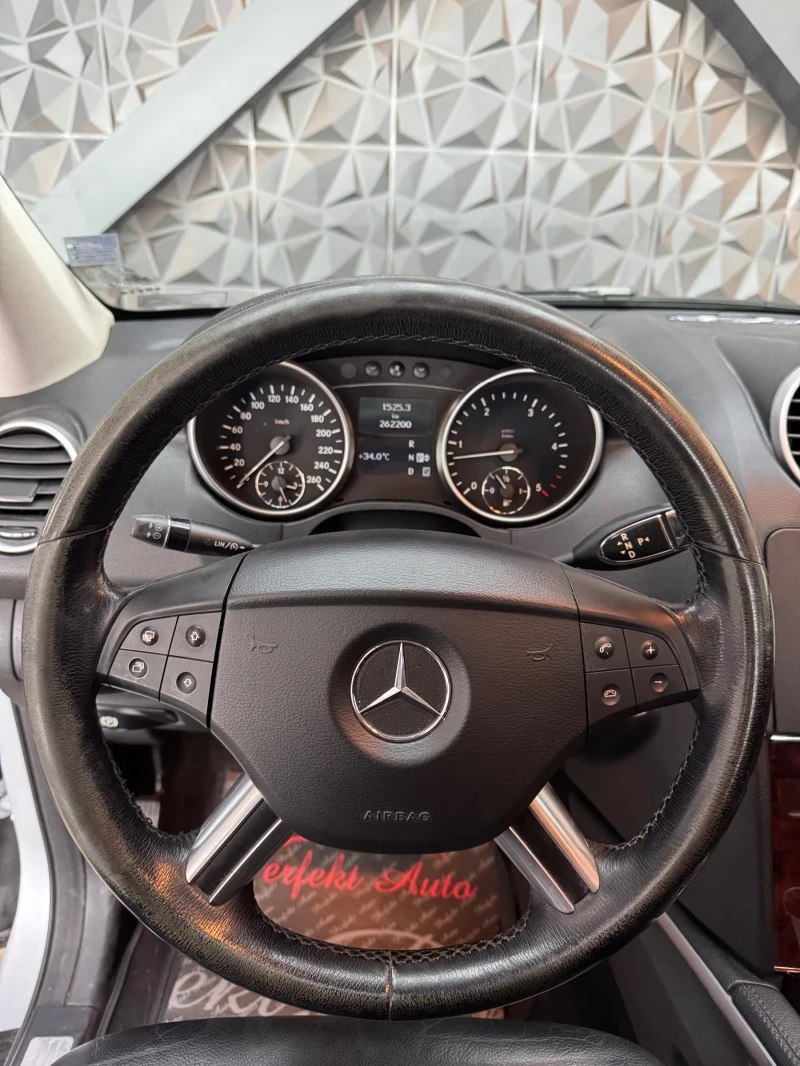 Mercedes-Benz ML 320 CDI * 4 MATIC * ШИБЕДАХ * КАМЕРА * OFF-ROAD Пакет , снимка 10 - Автомобили и джипове - 51175602