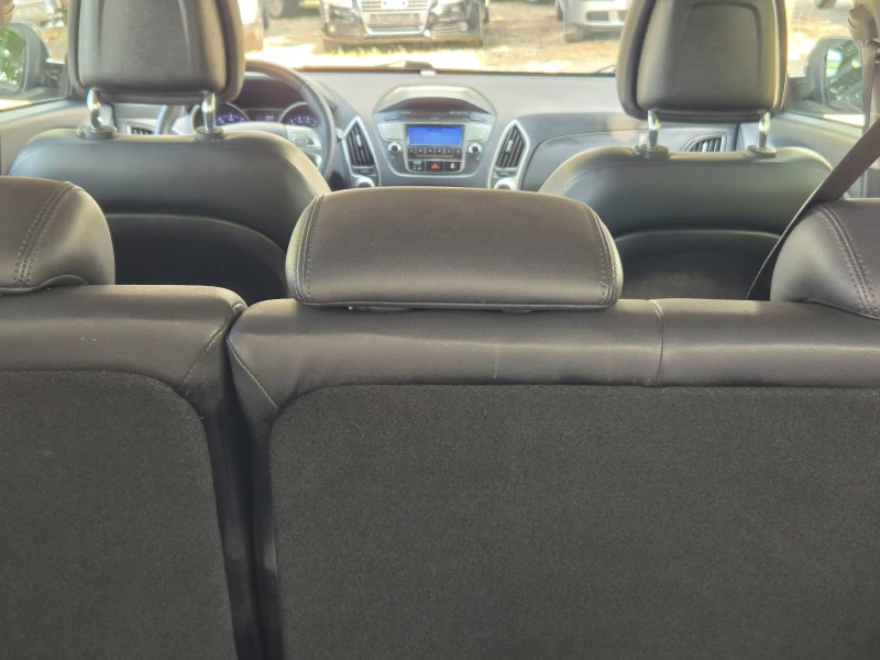 Hyundai IX35 1.6 ВНОС ИТАЛИЯ КОЖА ПОДГРЕВ АВТОПИЛОТ КЛИМАТРОНИК, снимка 14 - Автомобили и джипове - 51406353