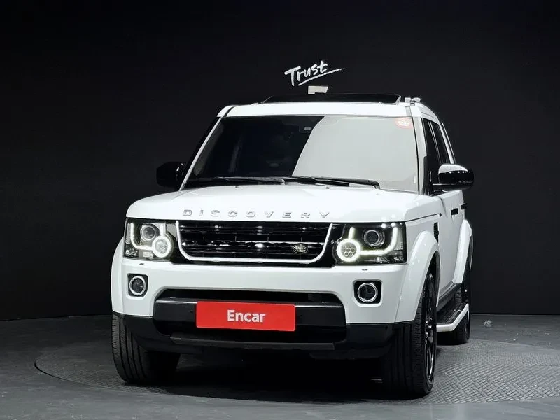 Land Rover Discovery 3.0 Sdv6 Se, снимка 3 - Автомобили и джипове - 56000674