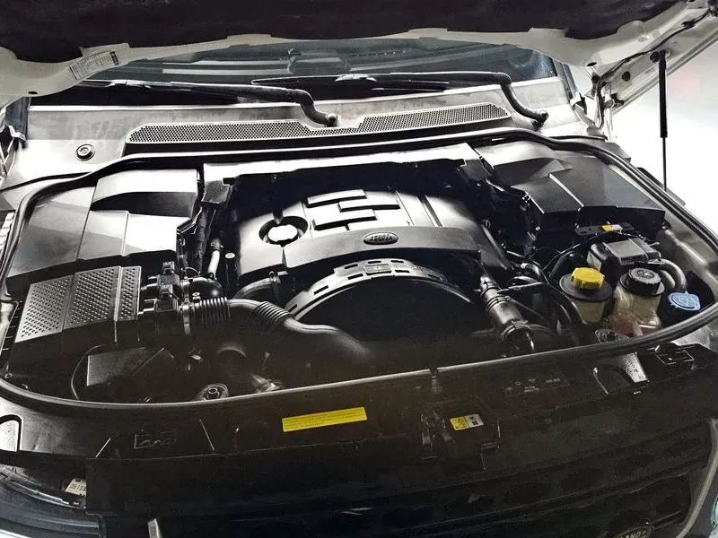 Land Rover Discovery 3.0 Sdv6 Se, снимка 6 - Автомобили и джипове - 56000674