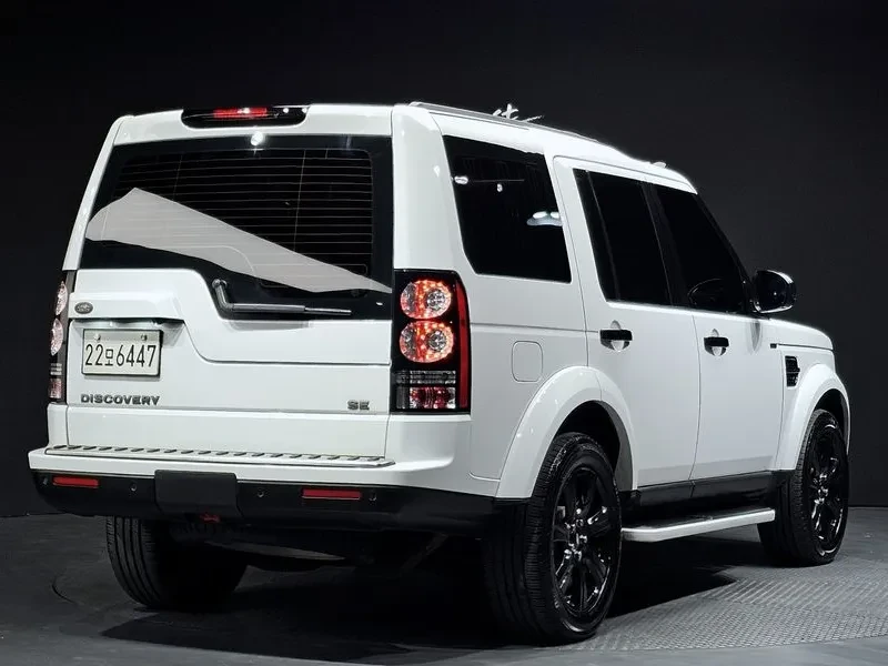 Land Rover Discovery 3.0 Sdv6 Se, снимка 2 - Автомобили и джипове - 56000674