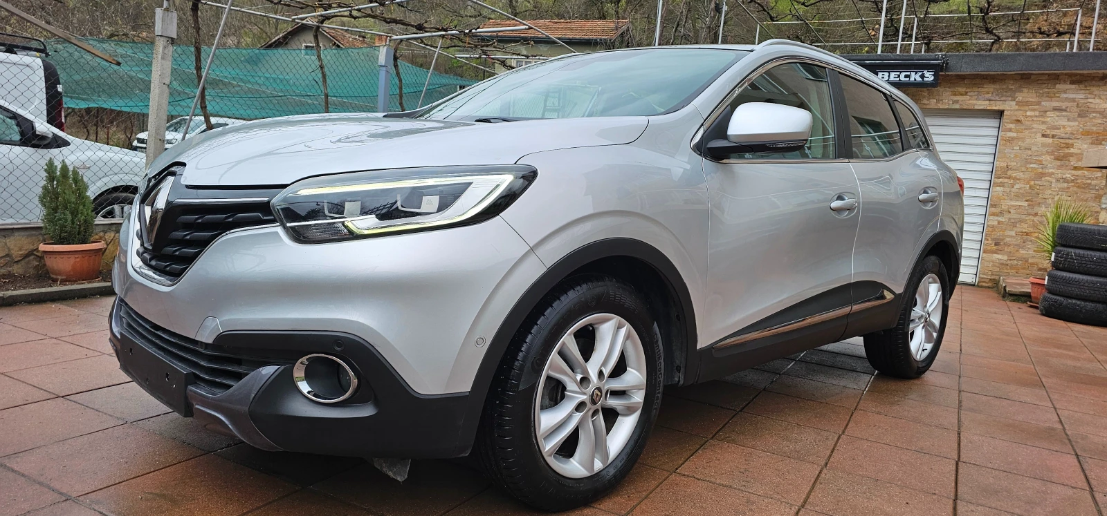 Renault Kadjar 1.5dci AUTOMAT ! 136000km FULL LED/CAM - изображение 2