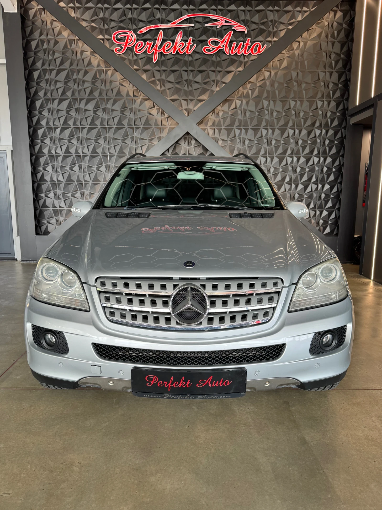 Mercedes-Benz ML 320 CDI * 4 MATIC * ШИБЕДАХ * КАМЕРА * OFF-ROAD Пакет  - изображение 2
