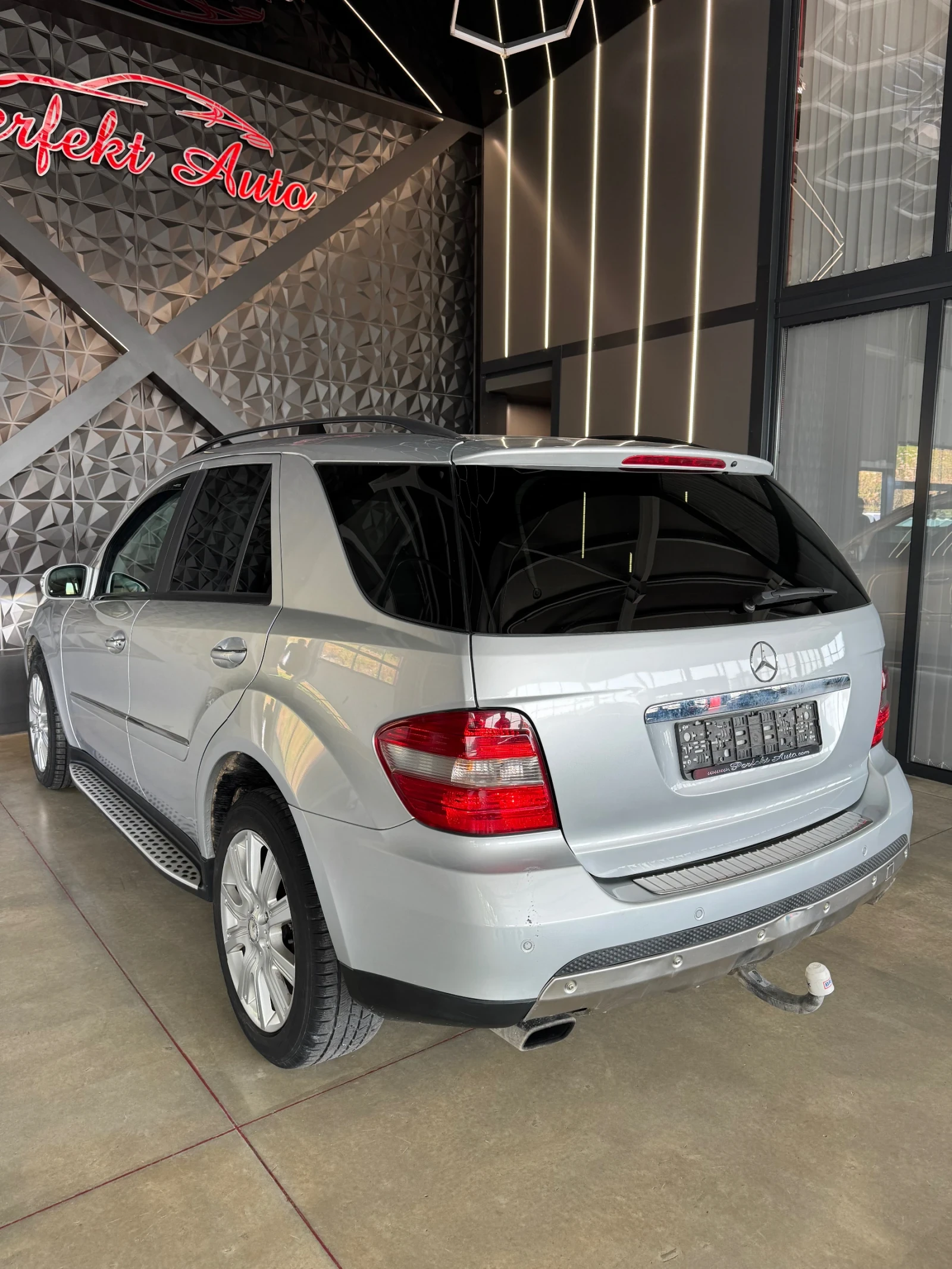 Mercedes-Benz ML 320 CDI * 4 MATIC * ШИБЕДАХ * КАМЕРА * OFF-ROAD Пакет  - изображение 3