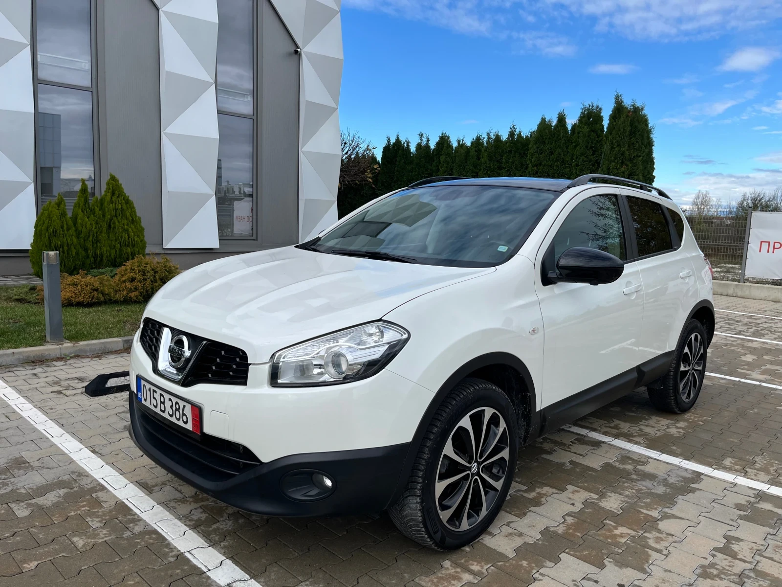 Nissan Qashqai 1.6dci 131к.с. Нави 360 камери Панорама Старт стоп - изображение 5