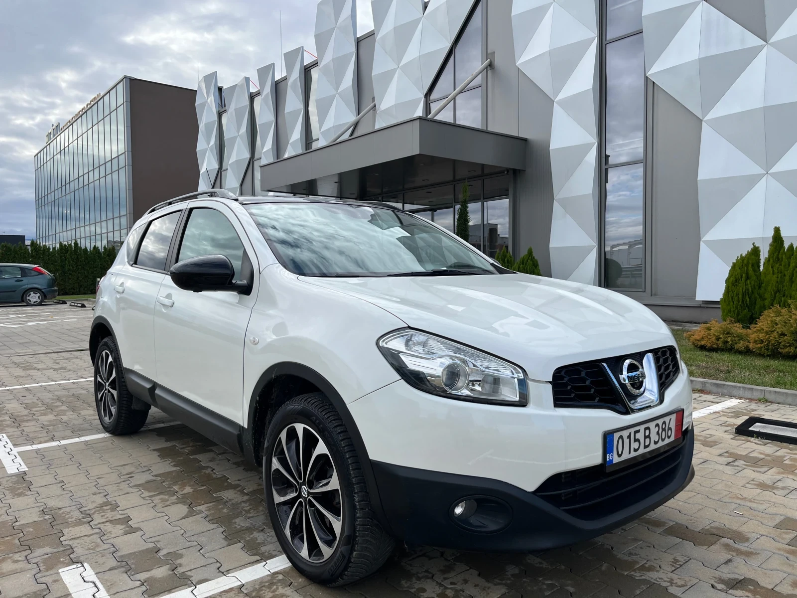 Nissan Qashqai 1.6dci 131к.с. Нави 360 камери Панорама Старт стоп - изображение 6