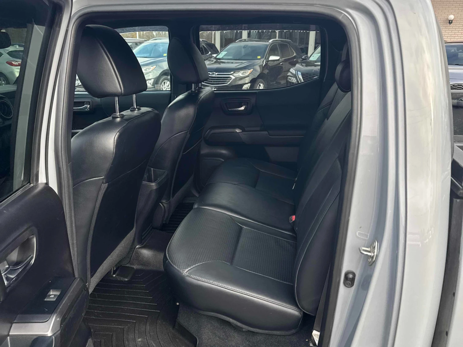 Toyota Tacoma CARFAX * *   * *  | Mobile.bg   11