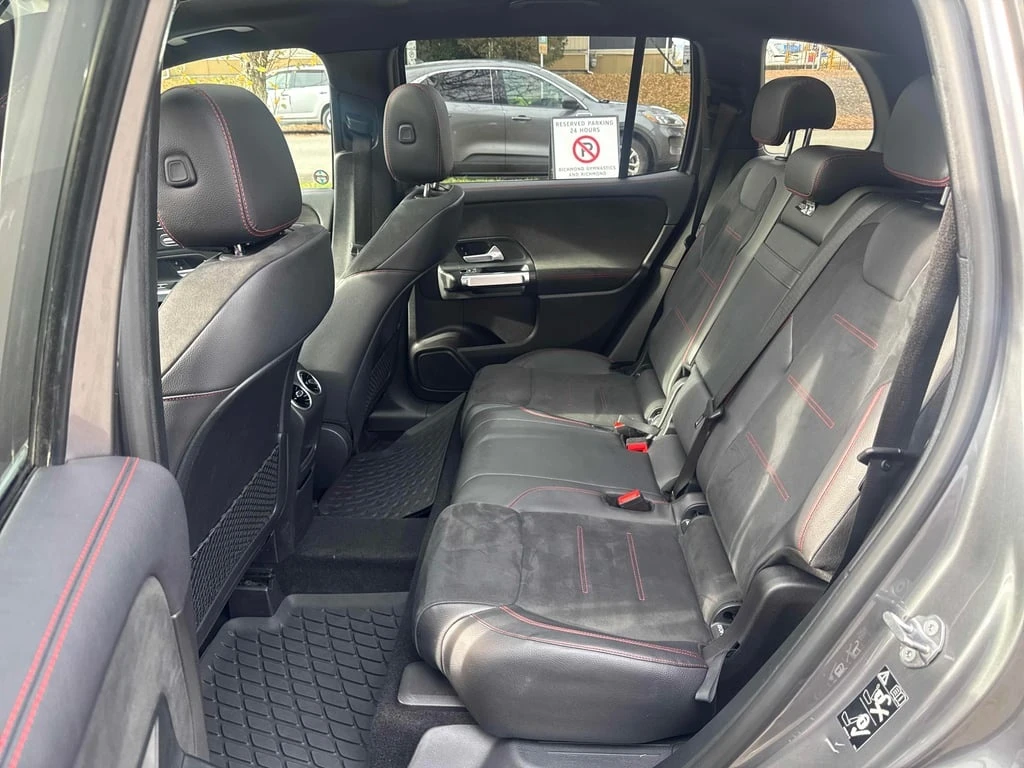 Mercedes-Benz GLB * 250 4MATIC SUV * CARFAX * БЕЗ ПЪРВОНАЧАЛНА ВНОСК - изображение 10