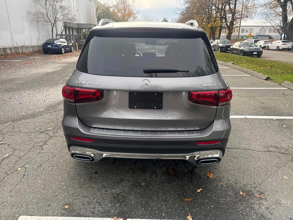 Mercedes-Benz GLB * 250 4MATIC SUV * CARFAX * БЕЗ ПЪРВОНАЧАЛНА ВНОСК - изображение 4