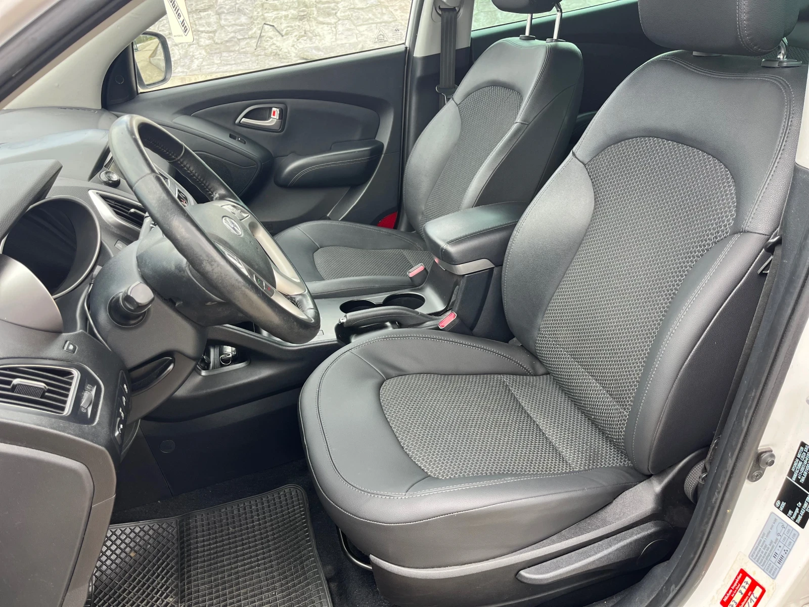 Hyundai IX35 2.0CRDI 4WD Platinum, снимка 9 - Автомобили и джипове - 54391125