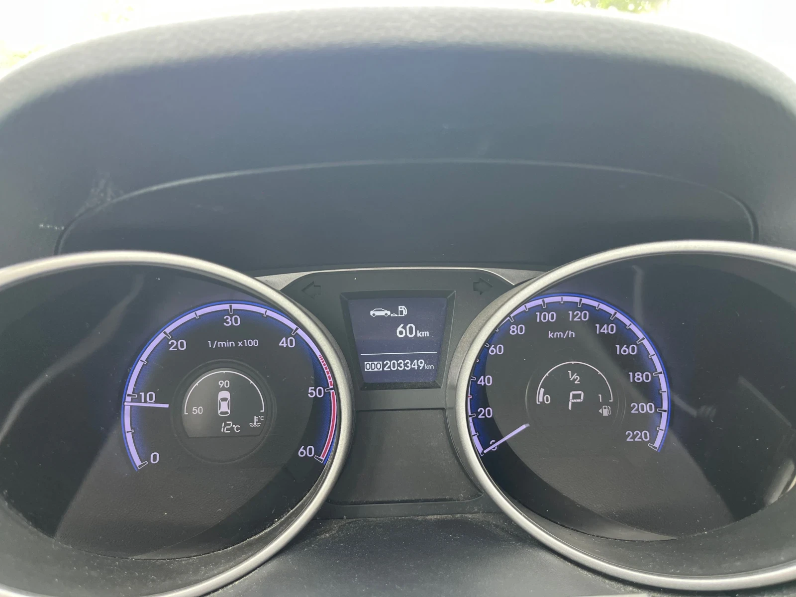 Hyundai IX35 2.0CRDI 4WD Platinum, снимка 11 - Автомобили и джипове - 54391125
