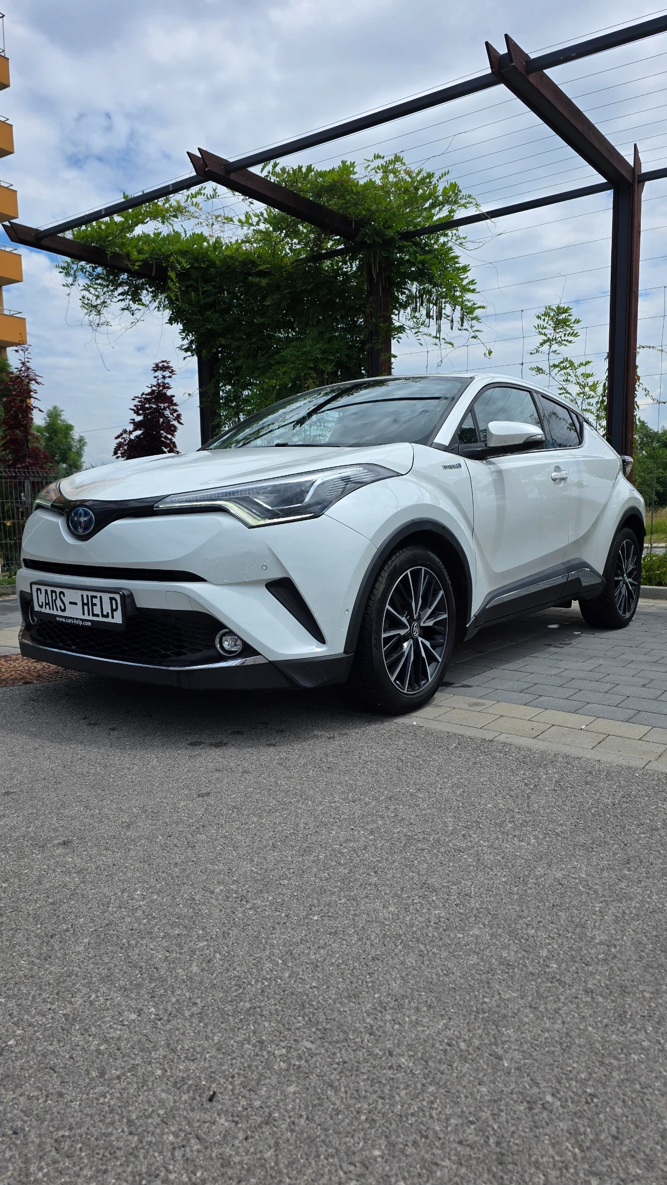 Toyota C-HR 1.8 Hybrid 