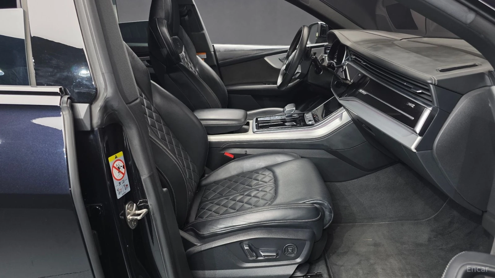 Audi Q8 55TFSI/QUATTRO/PREMIUM, снимка 15 - Автомобили и джипове - 55682329