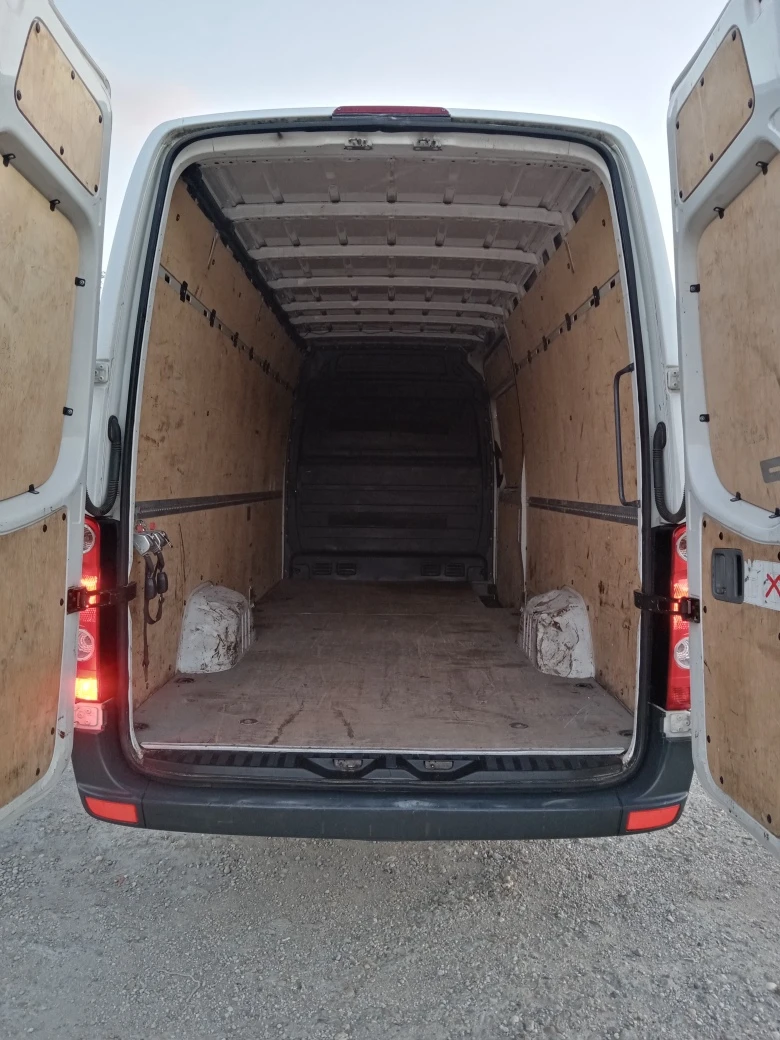 VW Crafter Макси база, снимка 11 - Бусове и автобуси - 54716979