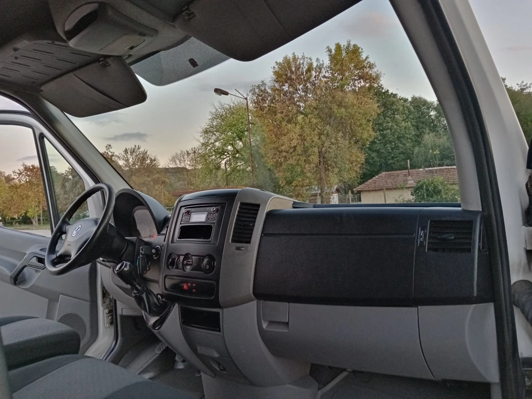 VW Crafter Макси база, снимка 14 - Бусове и автобуси - 54716979