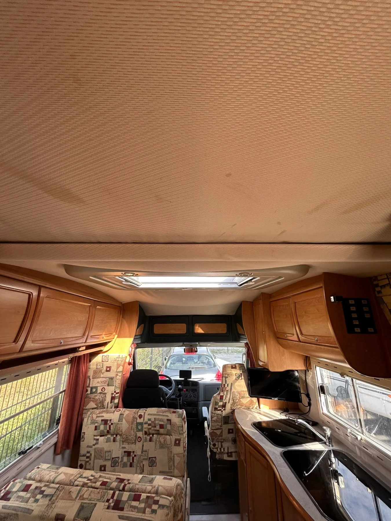 Кемпер Chausson Allegro, снимка 5 - Каравани и кемпери - 56656352
