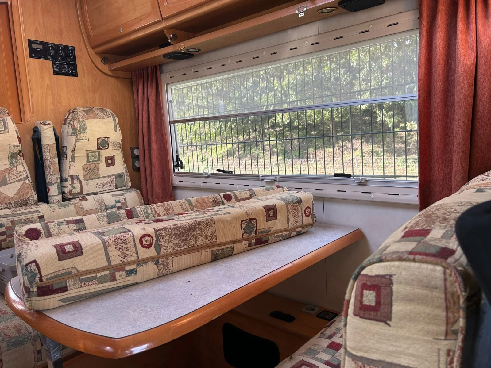 Кемпер Chausson Allegro, снимка 4 - Каравани и кемпери - 56656352
