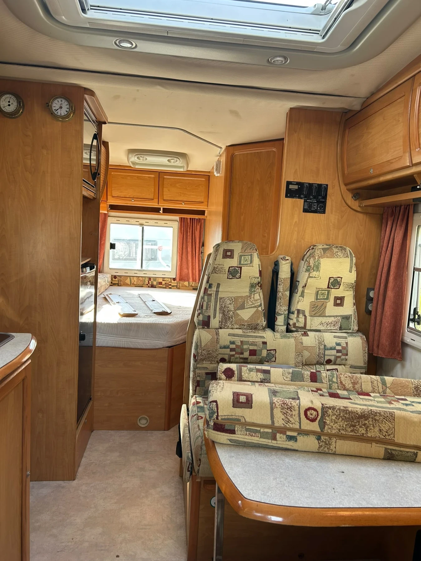 Кемпер Chausson Allegro, снимка 8 - Каравани и кемпери - 56656352