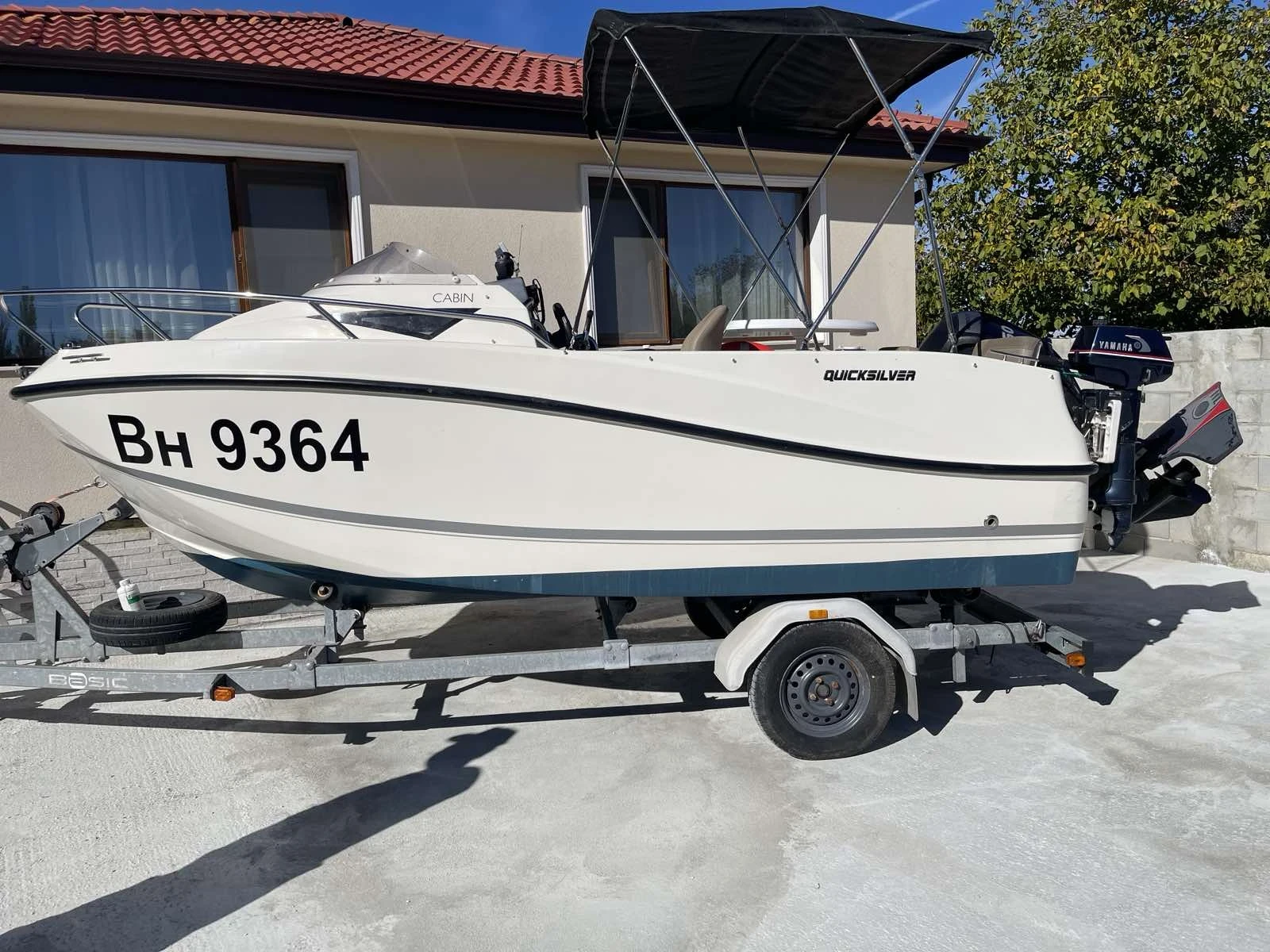 Моторна яхта Quicksilver 445 Cabin, снимка 4 - Воден транспорт - 53927322