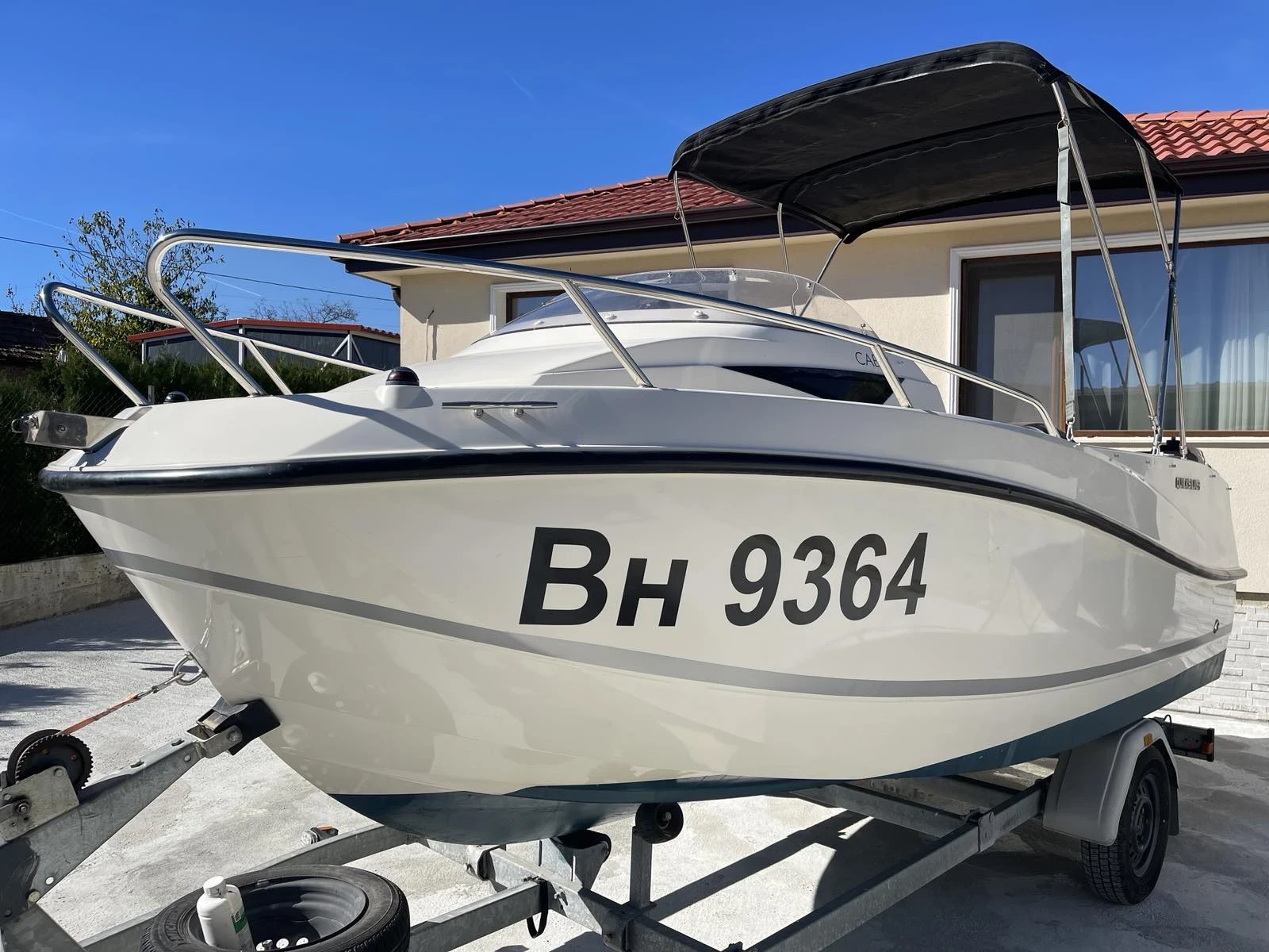 Моторна яхта Quicksilver 445 Cabin, снимка 2 - Воден транспорт - 53927322