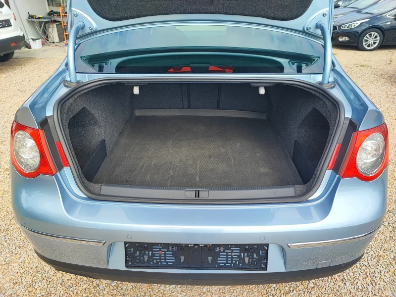 VW Passat КАТО НОВА, снимка 17 - Автомобили и джипове - 50486774