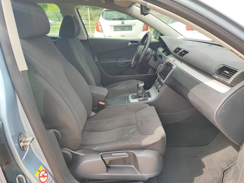 VW Passat КАТО НОВА, снимка 14 - Автомобили и джипове - 50486774