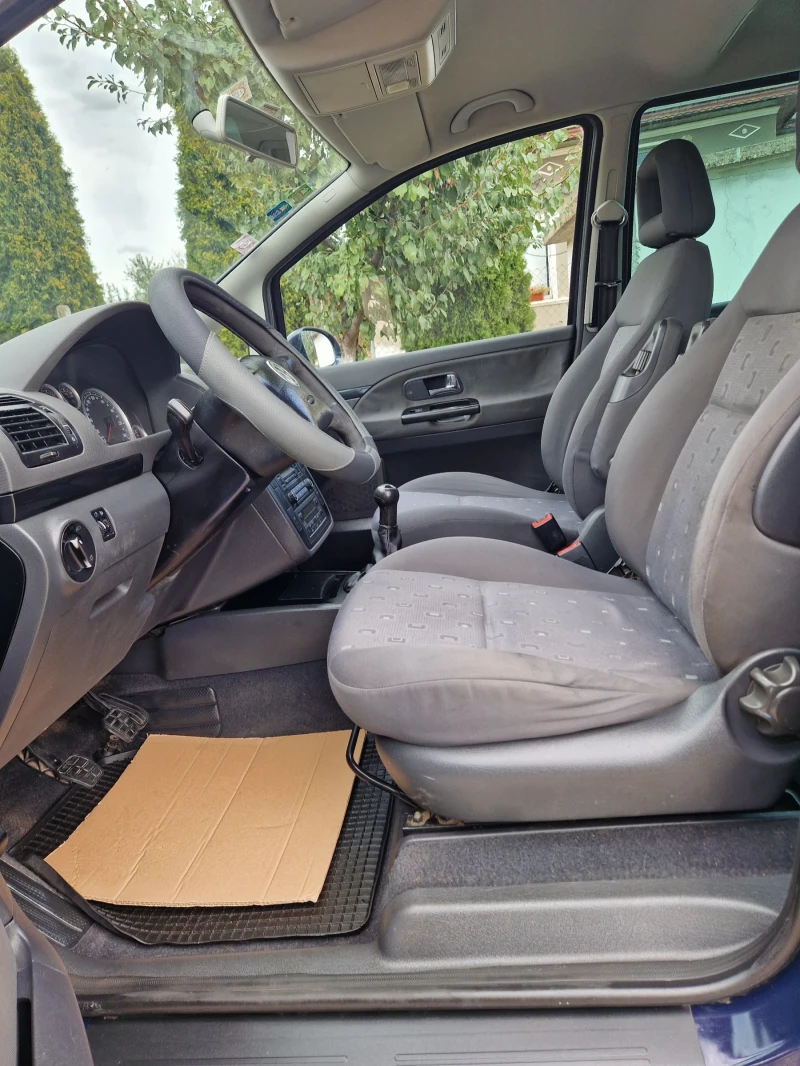 VW Sharan 1.9 TDI 7места, снимка 9 - Автомобили и джипове - 52124071