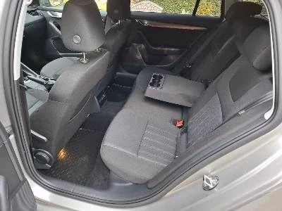 Skoda Octavia Комби, снимка 12 - Автомобили и джипове - 55301679
