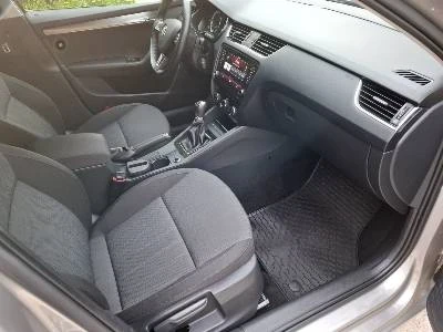 Skoda Octavia Комби, снимка 11 - Автомобили и джипове - 55301679