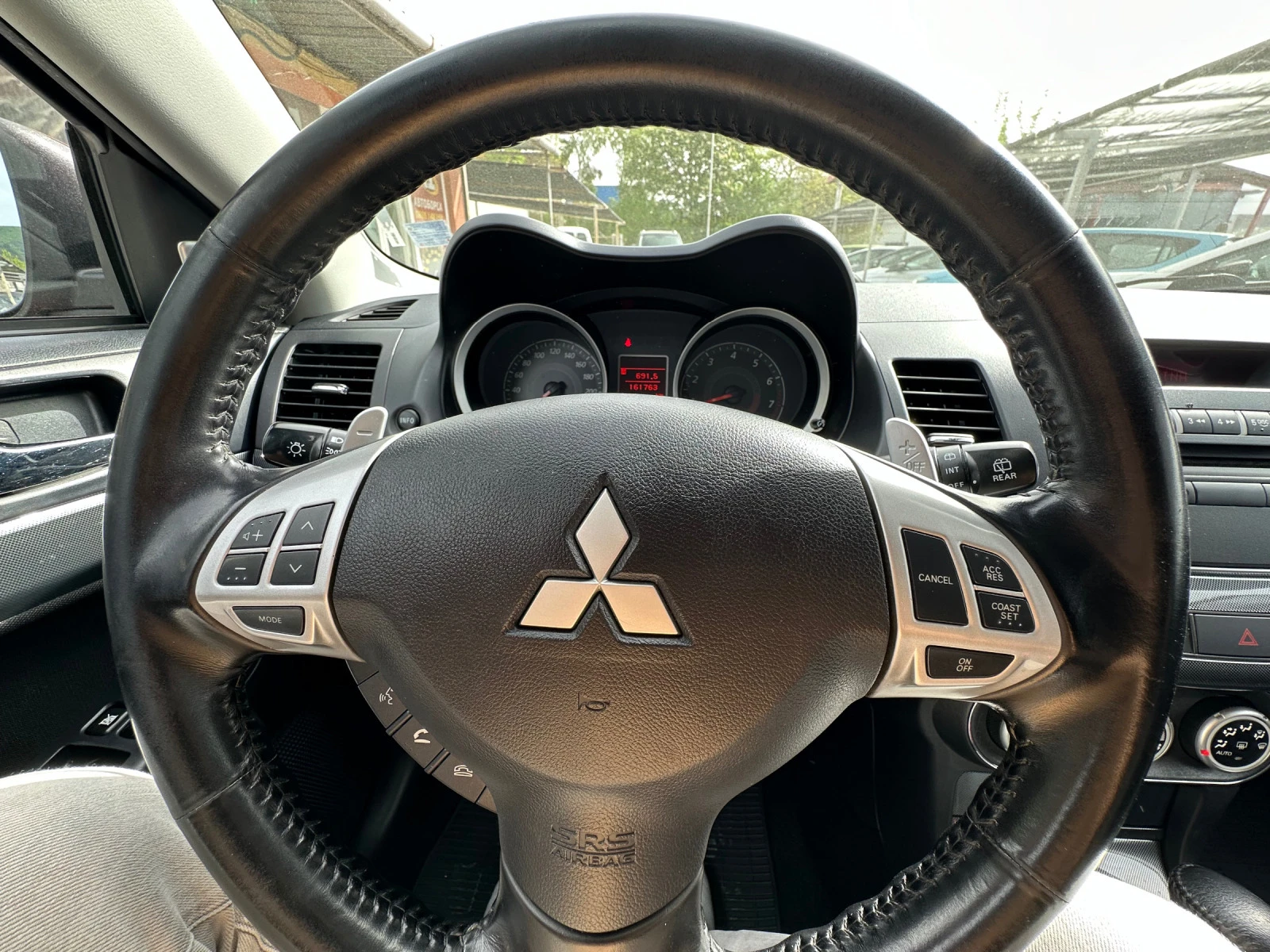 Mitsubishi Lancer 1, 8 ГАЗ/БЕНЗИН-АВТОМАТИК - изображение 10